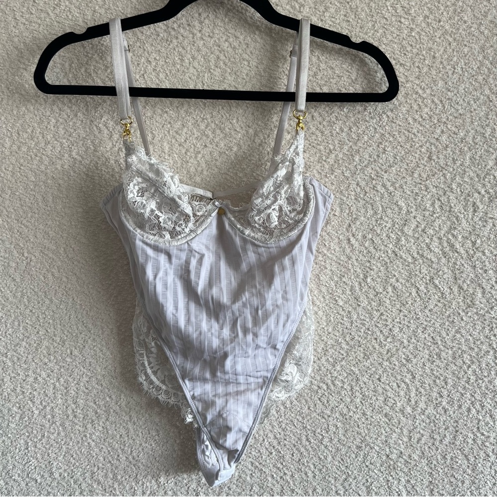 Gooseberry Intimates Women’s White Lace One Piece‎ Lingerie Bodysuit Size XS